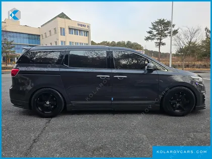 KIA CARNIVAL 9-SEATER NOBLESSE