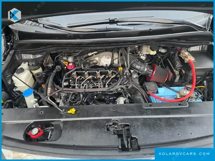 KIA CARNIVAL 9-SEATER NOBLESSE