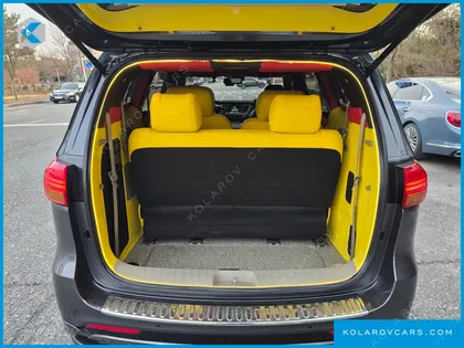 KIA CARNIVAL 9-SEATER NOBLESSE