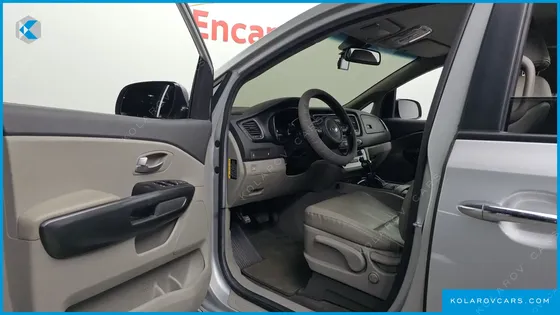 KIA CARNIVAL 9-SEATER LUXURY