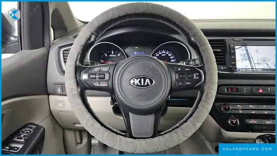 KIA CARNIVAL 9-SEATER LUXURY