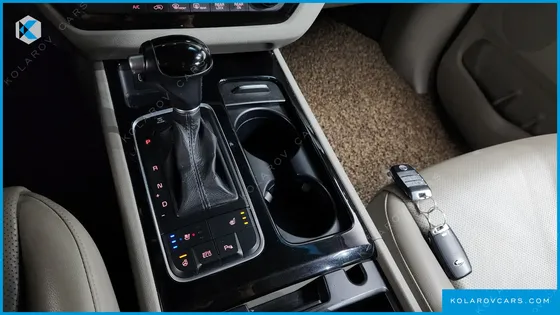 KIA CARNIVAL 9-SEATER PRESTIGE