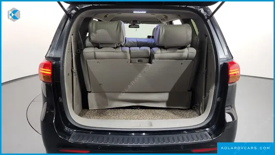 KIA CARNIVAL 9-SEATER PRESTIGE