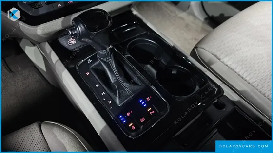 KIA CARNIVAL 9-SEATER PRESTIGE