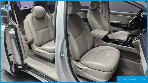 KIA CARNIVAL 9-SEATER PRESTIGE