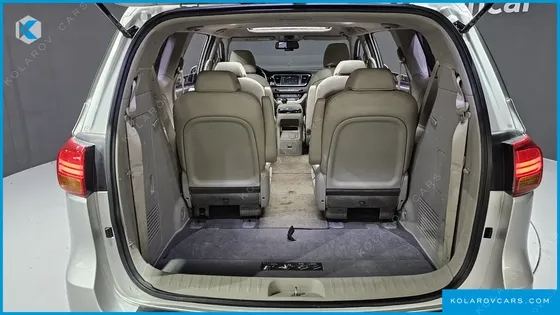 KIA CARNIVAL 9-SEATER PRESTIGE