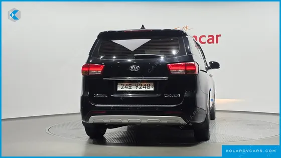 KIA CARNIVAL 7-SEATER LIMOUSINE