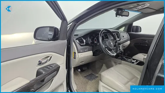 KIA CARNIVAL 7-SEATER LIMOUSINE