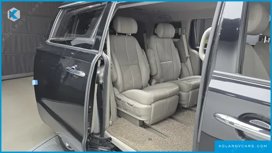 KIA CARNIVAL 7-SEATER LIMOUSINE