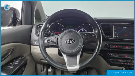 KIA CARNIVAL 7-SEATER LIMOUSINE
