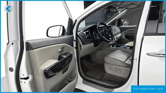 KIA CARNIVAL 9-SEATER PRESTIGE