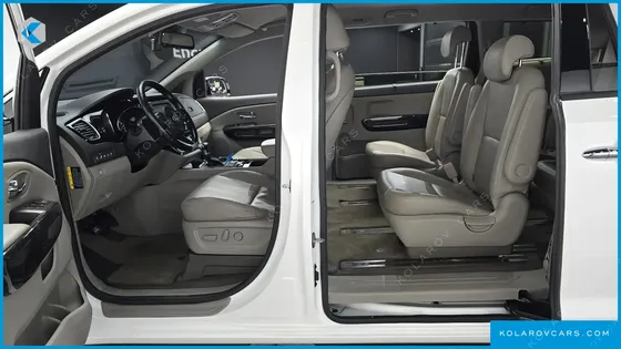 KIA CARNIVAL 9-SEATER PRESTIGE