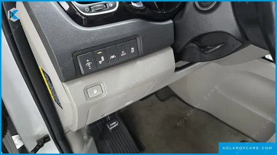 KIA CARNIVAL 9-SEATER PRESTIGE
