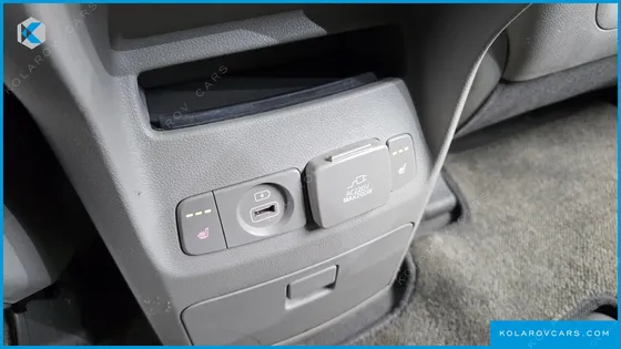 KIA CARNIVAL 9-SEATER PRESTIGE