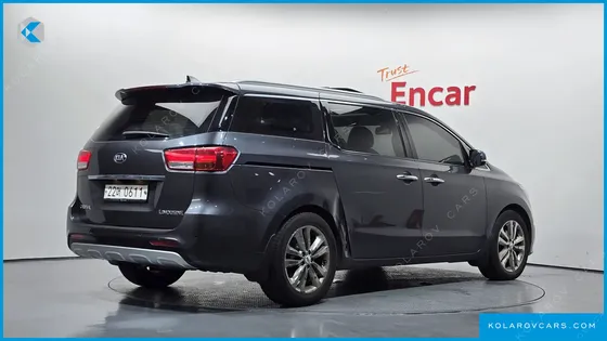 KIA CARNIVAL 7-SEATER LIMOUSINE