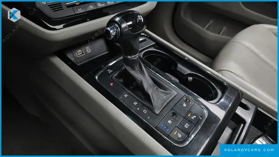 KIA CARNIVAL 7-SEATER LIMOUSINE