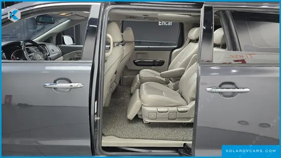 KIA CARNIVAL 7-SEATER LIMOUSINE