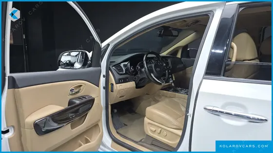KIA CARNIVAL 7-SEATER LIMOUSINE