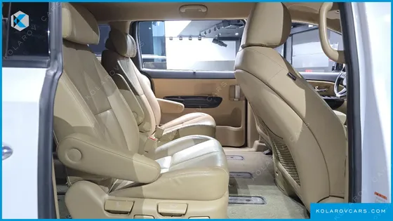KIA CARNIVAL 7-SEATER LIMOUSINE