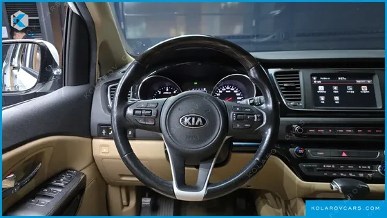 KIA CARNIVAL 7-SEATER LIMOUSINE
