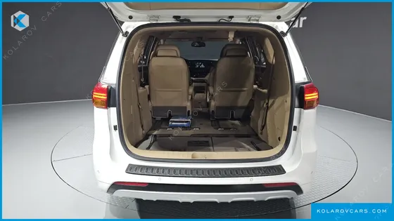 KIA CARNIVAL 7-SEATER LIMOUSINE