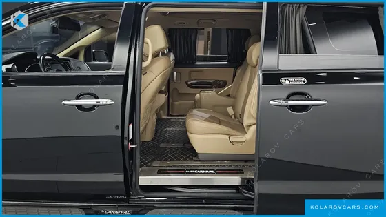KIA CARNIVAL GASOLINE 9-SEATER HI-LIMOUSINE