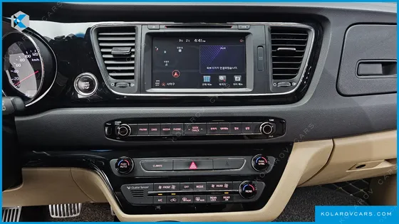 KIA CARNIVAL GASOLINE 9-SEATER HI-LIMOUSINE