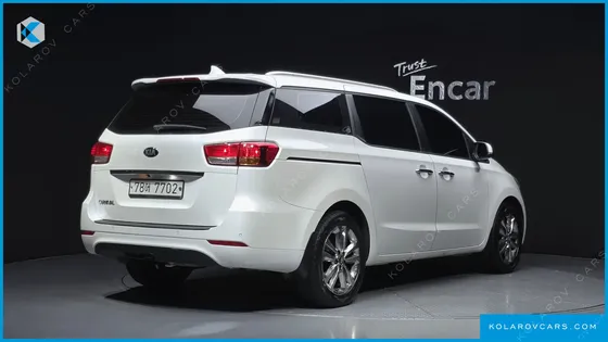 KIA CARNIVAL 11-SEATER LUXURY