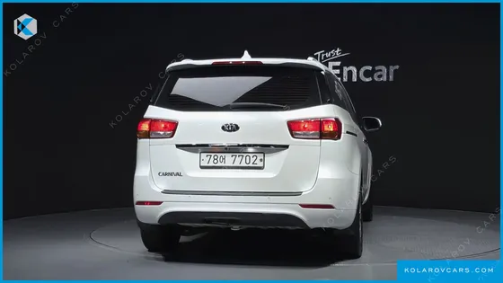 KIA CARNIVAL 11-SEATER LUXURY