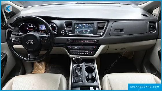 KIA CARNIVAL 11-SEATER LUXURY