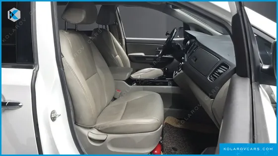 KIA CARNIVAL 11-SEATER LUXURY