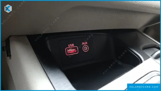 KIA CARNIVAL 11-SEATER LUXURY