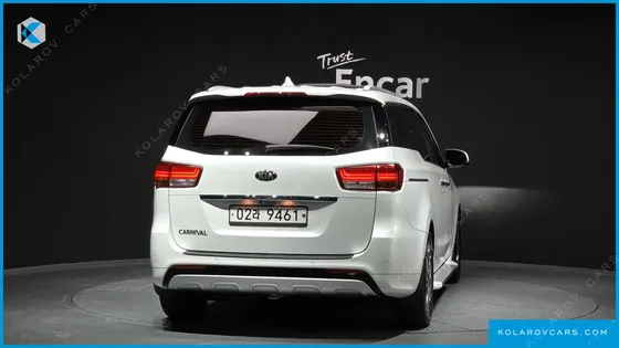 KIA CARNIVAL 9-SEATER NOBLESSE