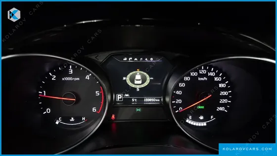 KIA CARNIVAL 9-SEATER NOBLESSE