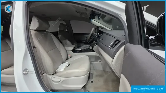 KIA CARNIVAL 9-SEATER PRESTIGE
