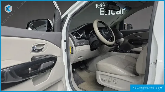 KIA CARNIVAL 9-SEATER PRESTIGE