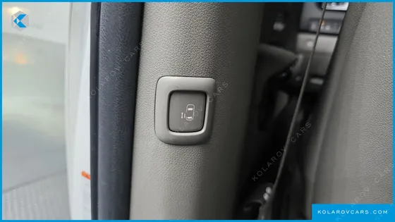 KIA CARNIVAL 9-SEATER PRESTIGE