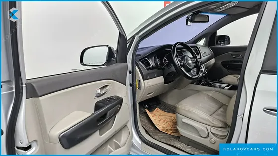 KIA CARNIVAL 9-SEATER LUXURY
