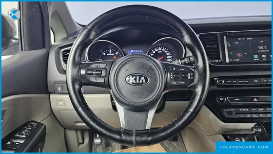 KIA CARNIVAL 9-SEATER LUXURY