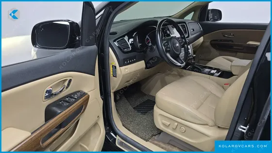 KIA CARNIVAL GASOLINE 7-SEATER HI-LIMOUSINE