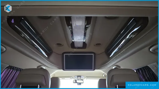 KIA CARNIVAL GASOLINE 7-SEATER HI-LIMOUSINE