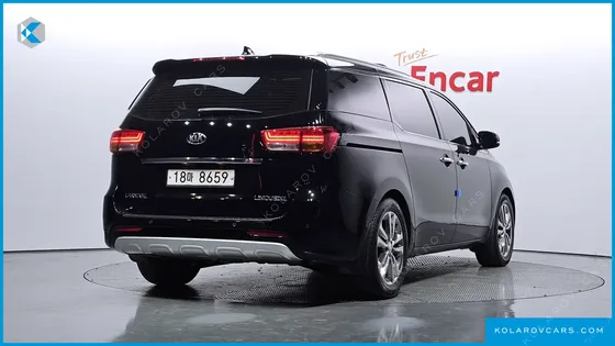 KIA CARNIVAL 7-SEATER LIMOUSINE