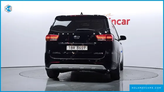 KIA CARNIVAL 7-SEATER LIMOUSINE