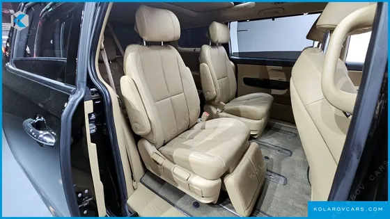 KIA CARNIVAL 7-SEATER LIMOUSINE
