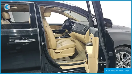 KIA CARNIVAL 7-SEATER LIMOUSINE
