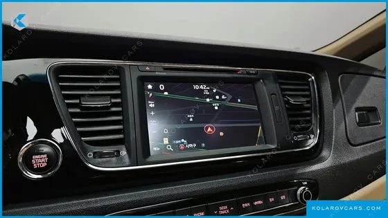 KIA CARNIVAL 7-SEATER LIMOUSINE