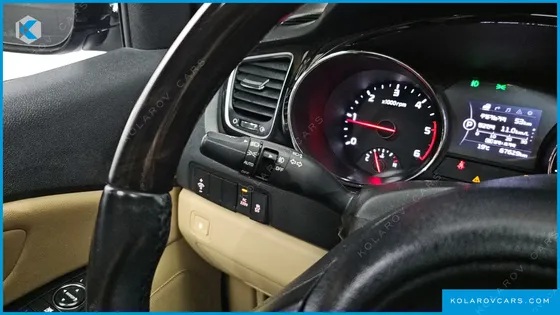 KIA CARNIVAL 7-SEATER LIMOUSINE