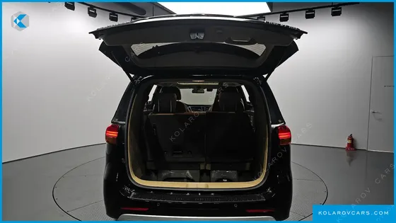KIA CARNIVAL 7-SEATER LIMOUSINE