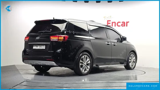 KIA CARNIVAL 9-SEATER NOBLESSE