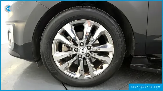 KIA CARNIVAL 9-SEATER NOBLESSE